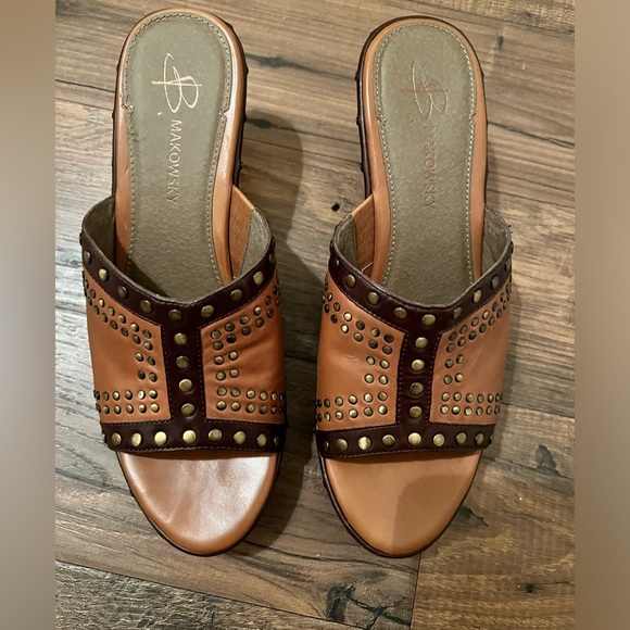 B. Makowsky Multi Brown Sandals Sz 8M - EUC - Picture 2 of 5
